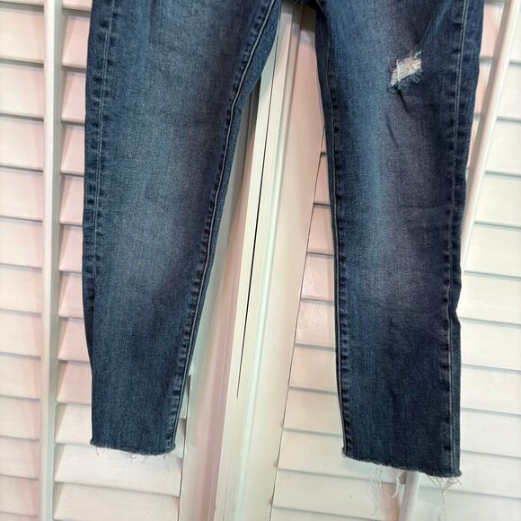 Classic Blue Distressed Women Jeans - Picture 4 of 8